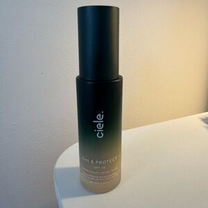 NWOT CIELE tint and protect spf 50 04 light medium